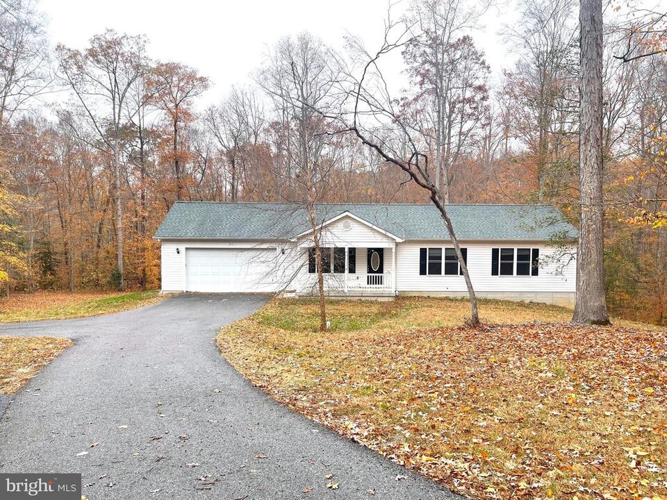 26405 Hummingbird Wy in Mechanicsville, MD - Building Photo