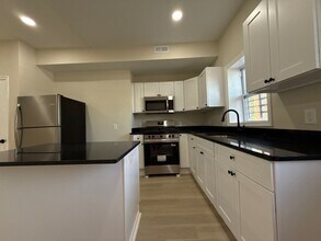 29 N Ellwood Ave in Baltimore, MD - Building Photo - Building Photo