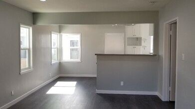 5838 Autry Ave in Lakewood, CA - Building Photo - Building Photo