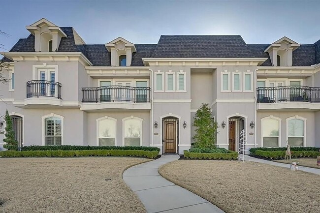 7521 Renaissance Blvd