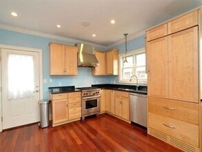 192 Walnut St in Boston, MA - Building Photo - Building Photo