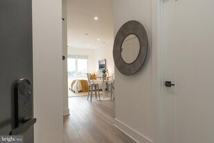 1421 E Columbia Ave, Unit 401 in Philadelphia, PA - Building Photo