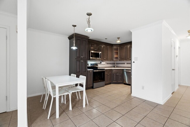 41 Coriander Way, Unit 41 in Englewood, NJ - Building Photo - Building Photo