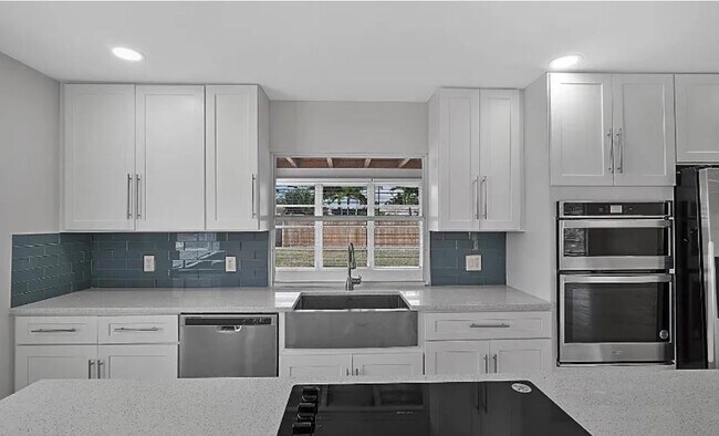 219 SE 13th St in Deerfield Beach, FL - Building Photo - Building Photo