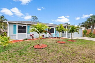 801 Young Ave NW in Palm Bay, FL - Building Photo - Building Photo