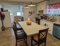 4604 Gunter St photo'