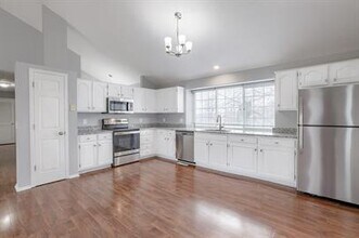 15062 Bedford Ave in Omaha, NE - Building Photo - Building Photo