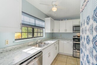 3118 Manor Dr NE in Palm Bay, FL - Building Photo - Building Photo