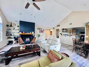 28122 Carlton Way Dr in Novi, MI - Foto de edificio - Building Photo