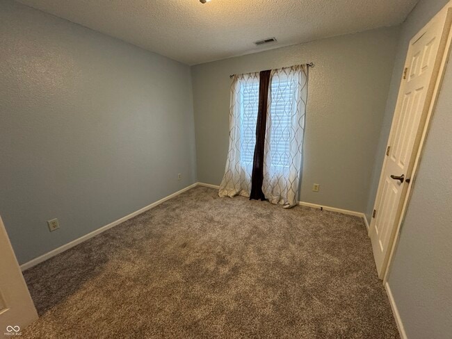 4631 W Smith Valley Rd in Greenwood, IN - Building Photo - Building Photo