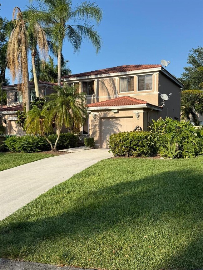1696 SW 109th Terrace in Davie, FL - Building Photo - Building Photo