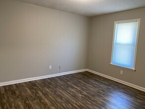 290 Tinker Hill Cv, Unit C in Jackson, TN - Building Photo - Building Photo