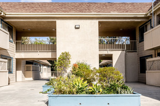 Bell Court Apartments in Anaheim, CA - Building Photo - Interior Photo