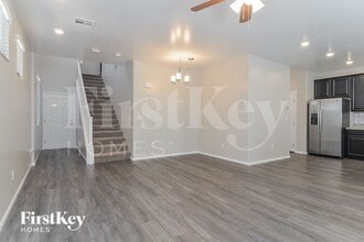 7405 Osteville Bay Ct in Las Vegas, NV - Foto de edificio - Building Photo