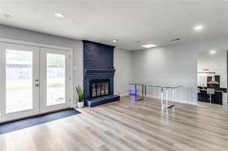 3647 Whitehall Dr in Dallas, TX - Building Photo - Building Photo