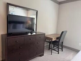 300 Venue Wy in Alpharetta, GA - Building Photo