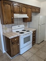 395 W Holland Ave, Unit 104 in Clovis, CA - Building Photo