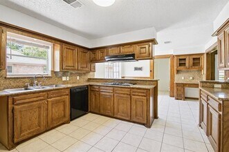 5914 Havenwoods Dr in Houston, TX - Building Photo - Building Photo