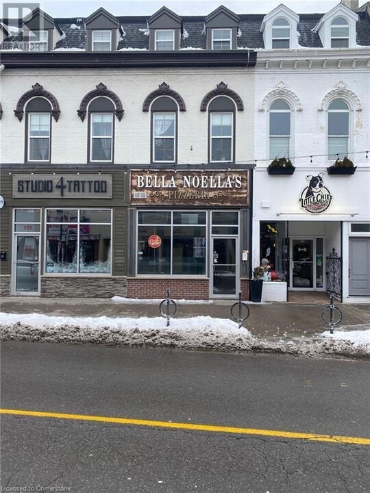 157 St Paul St in St Catharines, ON - Building Photo