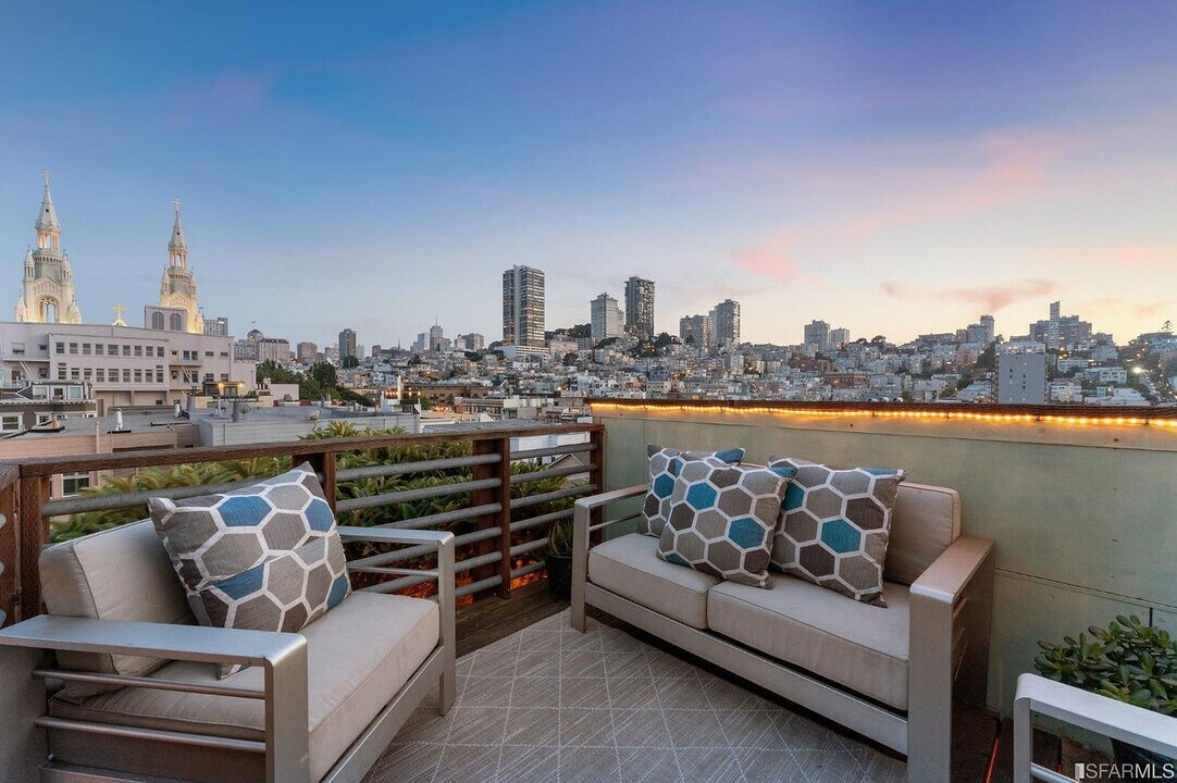 1 Tuscany Alley in San Francisco, CA - Building Photo