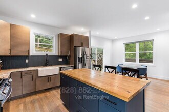 125 Waynesville Ave in Asheville, NC - Building Photo - Building Photo