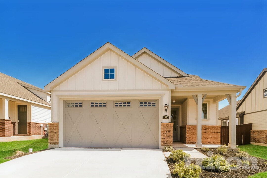 1560 Mexican Heather Dr in Leander, TX - Building Photo