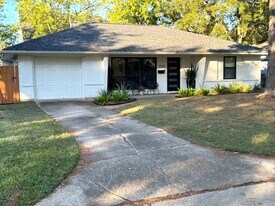 2310 Hialeah Dr in Houston, TX - Building Photo