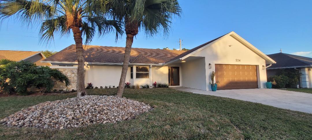 524 Indigo Ave in Wellington, FL - Building Photo