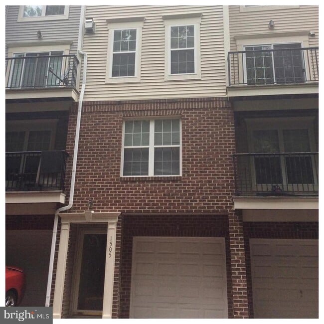 property at 1505 Post Oak Dr