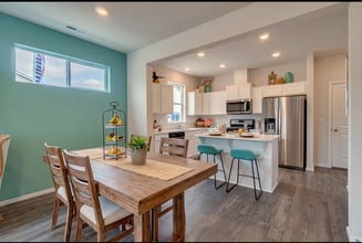 888 N 18th Ave in Cornelius, OR - Building Photo - Building Photo