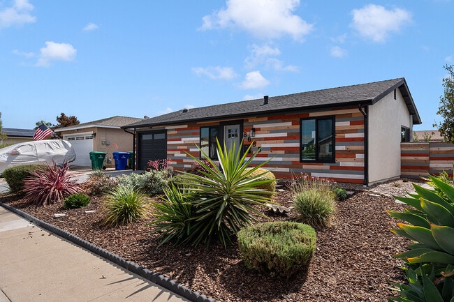 8685 Longwood St in San Diego, CA - Building Photo - Building Photo