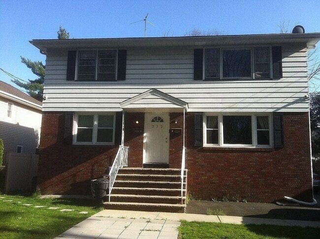 372 Gilbert Ave, Unit #2
