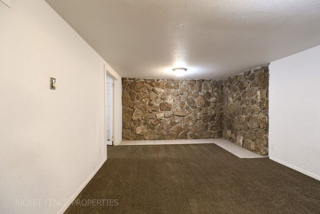 property at 1215 E 16th St