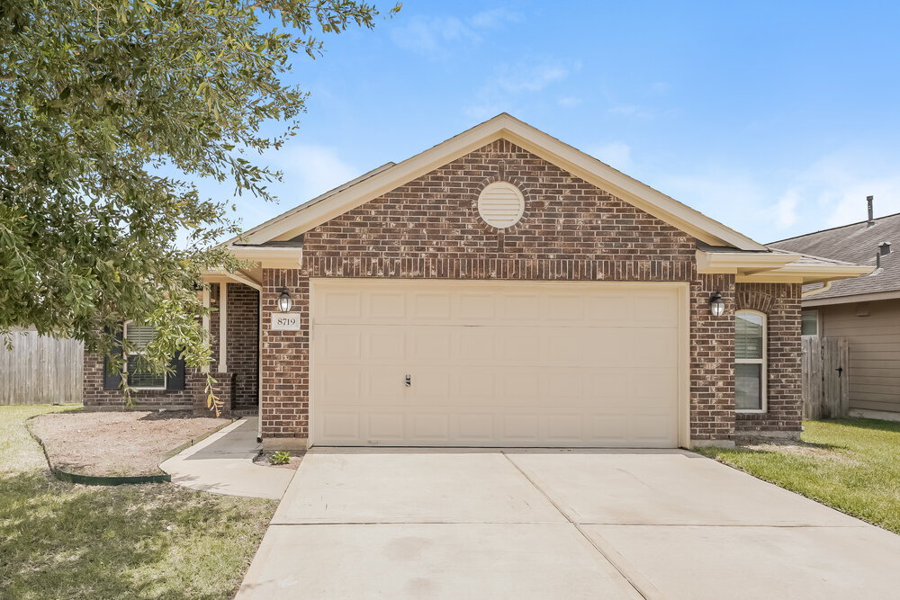 8719 Wasatch Valley Ln in Richmond, TX - Building Photo