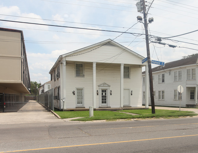 3029 Highland Rd in Baton Rouge, LA - Foto de edificio - Building Photo