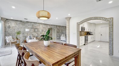 1311 Pierce St in Hollywood, FL - Building Photo - Building Photo