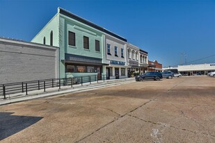 13 E Main St in Bellville, TX - Building Photo - Building Photo