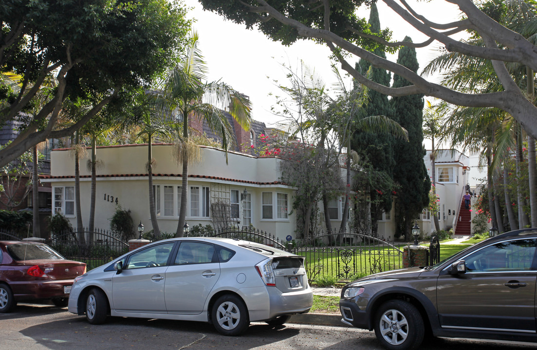 1134 Chelsea Ave in Santa Monica, CA - Foto de edificio