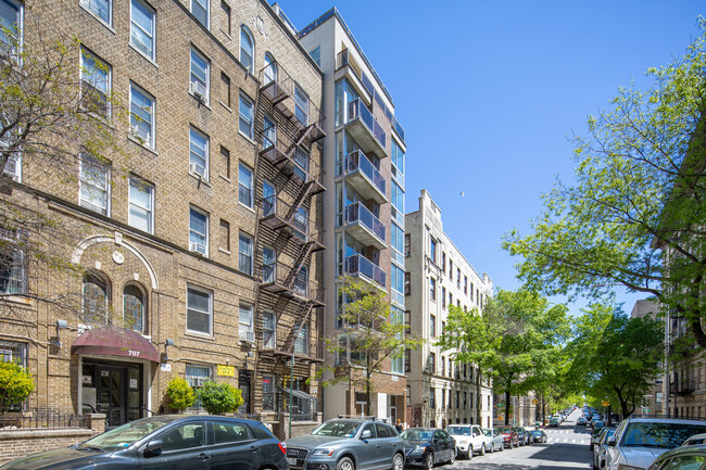 703 W 171st St in New York, NY - Building Photo - Building Photo