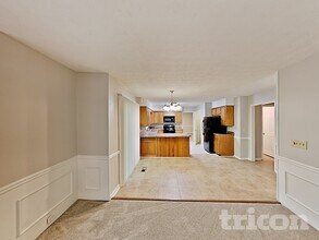 1720 Ridgefield Dr in Roswell, GA - Building Photo - Building Photo