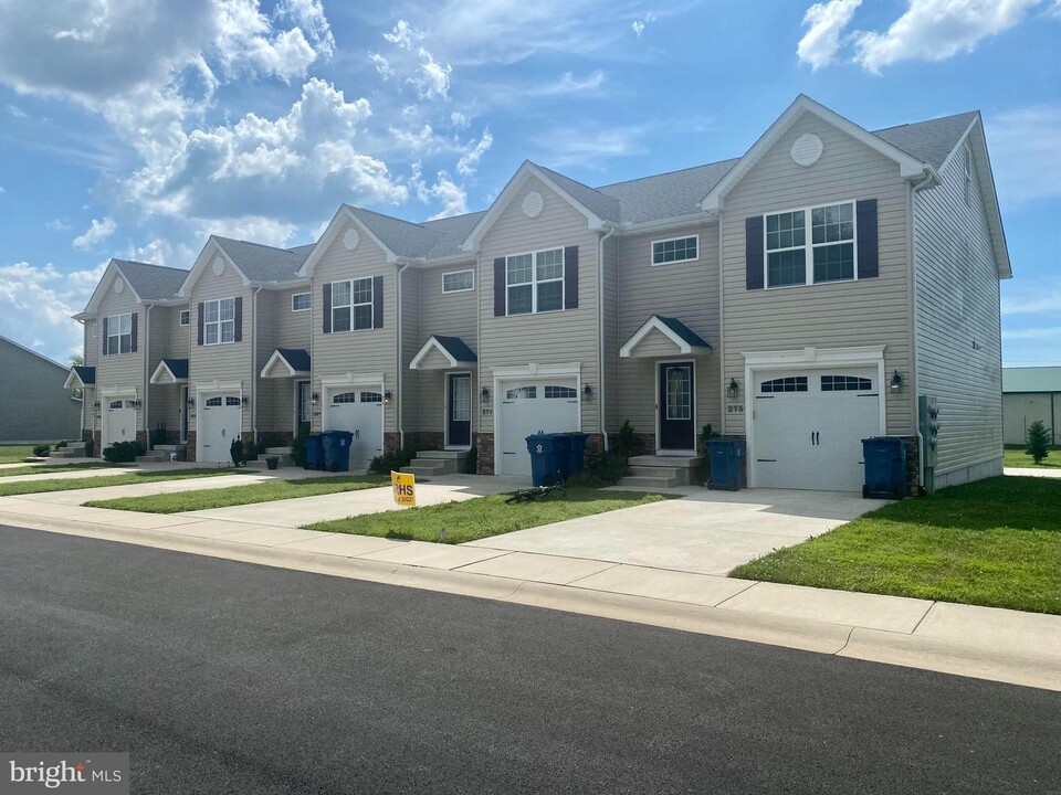 271 Wynsome Blvd in Camden, DE - Building Photo