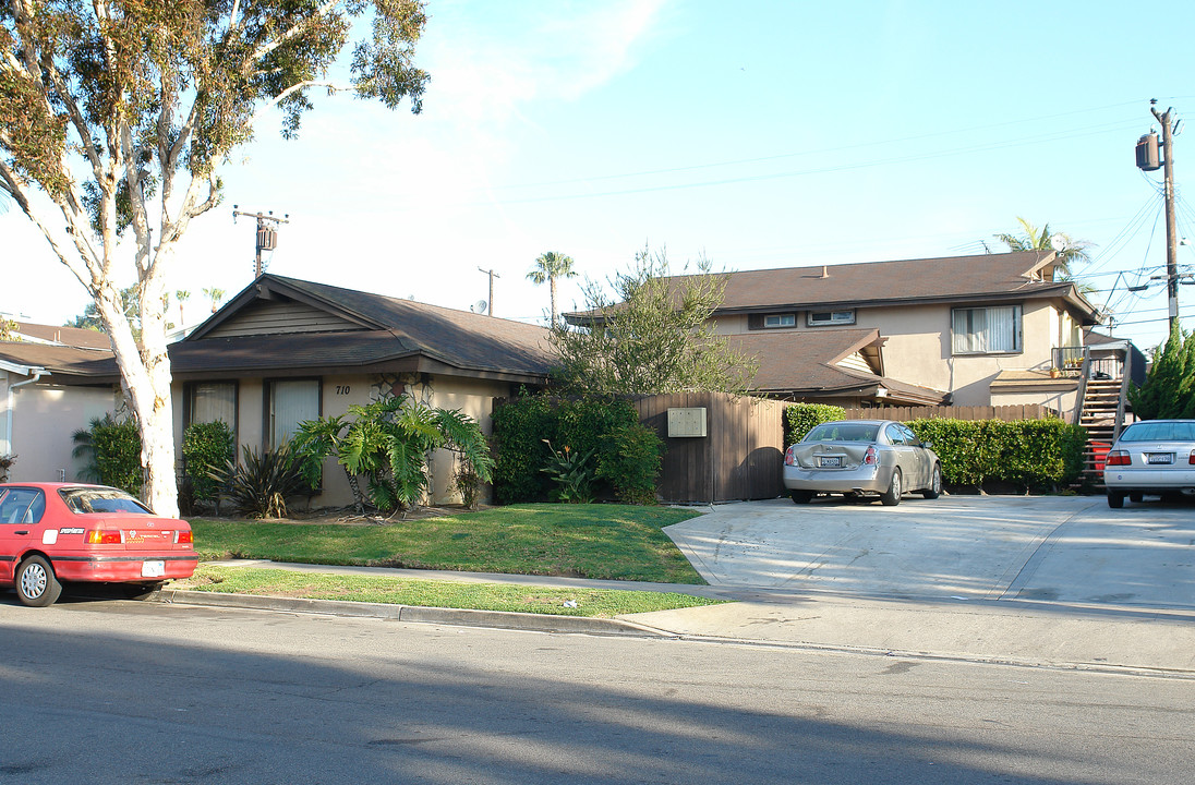 710 James St in Costa Mesa, CA - Building Photo