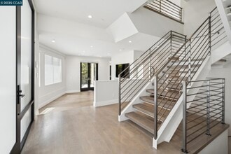 100 Southern Heights Ave in San Francisco, CA - Foto de edificio - Building Photo