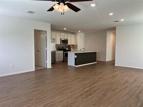 8002 Driver Ln in Navasota, TX - Building Photo - Building Photo