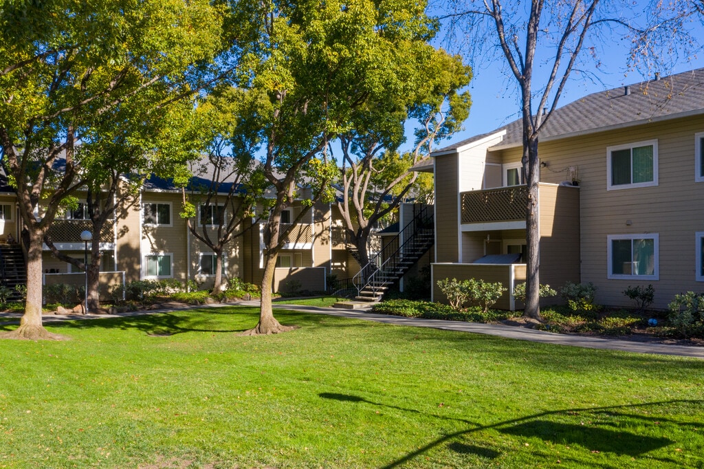 Woodcreek Apartments in Fremont, CA