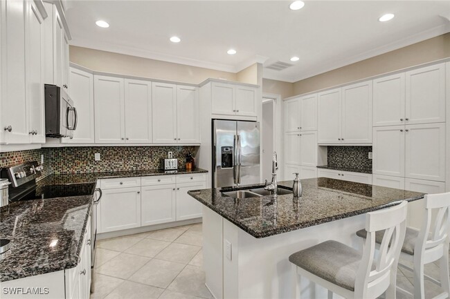 7194 Dominica Dr in Naples, FL - Building Photo - Building Photo