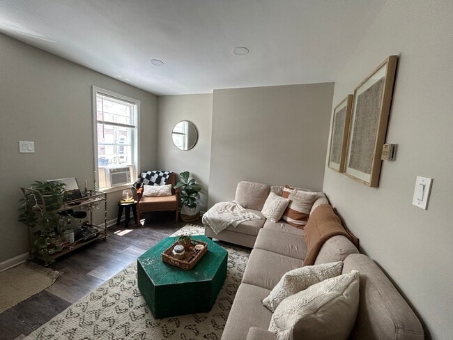 310 E Hector St in Conshohocken, PA - Building Photo - Building Photo