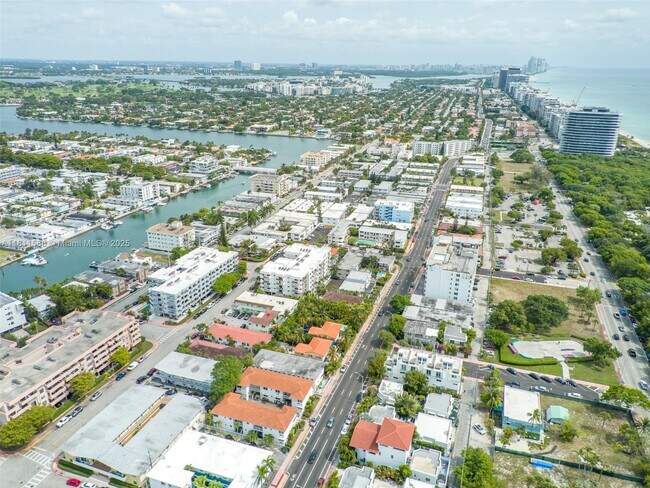 8200 Harding Ave in Miami Beach, FL - Building Photo - Building Photo