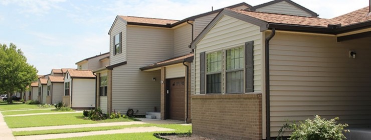 McConnell AFB On Base Housing in Wichita, KS - Building Photo