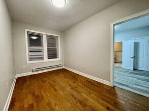 6120 Monroe Pl in West New York, NJ - Building Photo - Building Photo